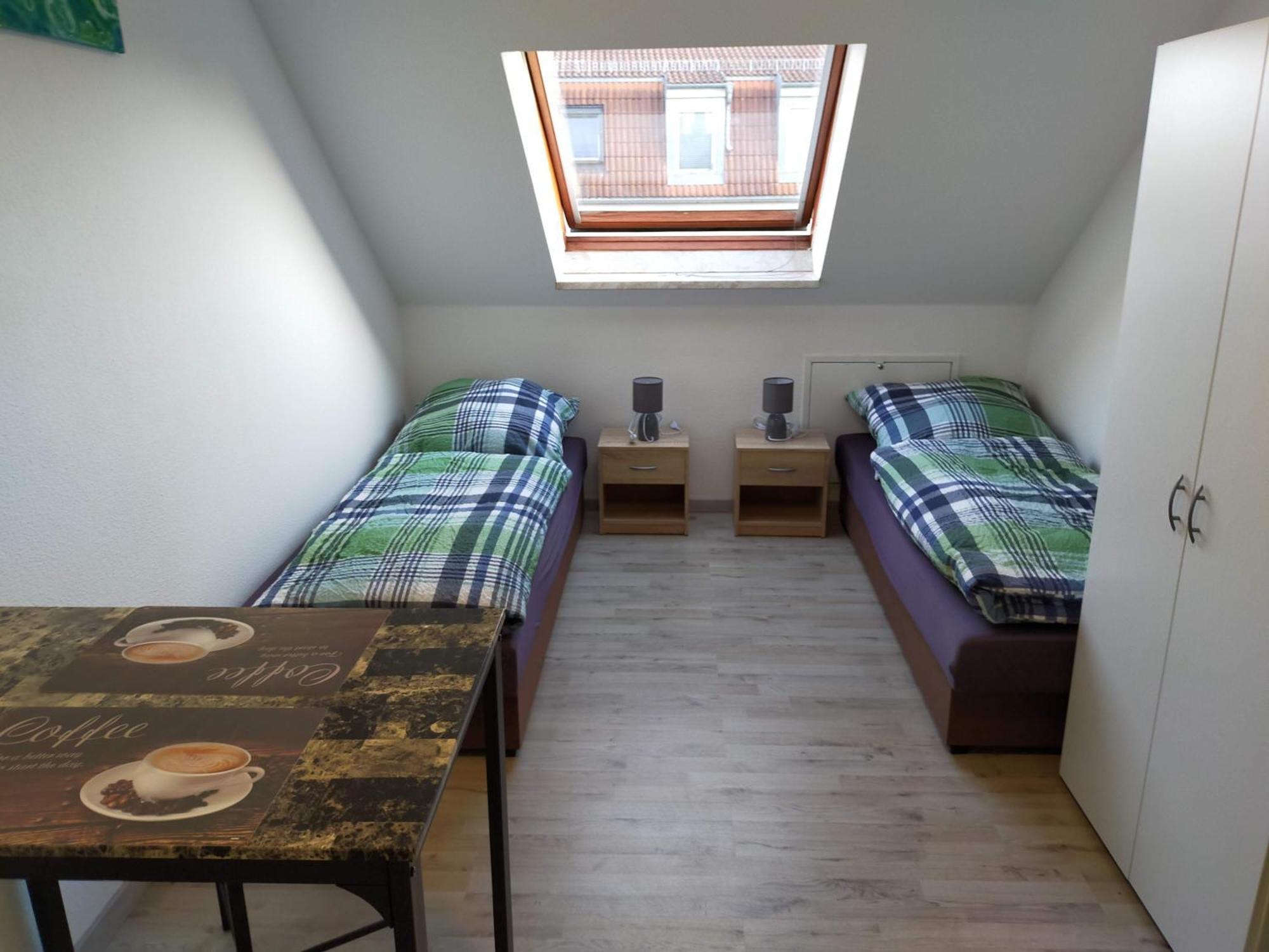 Flex Aparts - Grosse, Moeblierte Wohnung In Zwickau Mit 2 Zimmern Exteriör bild