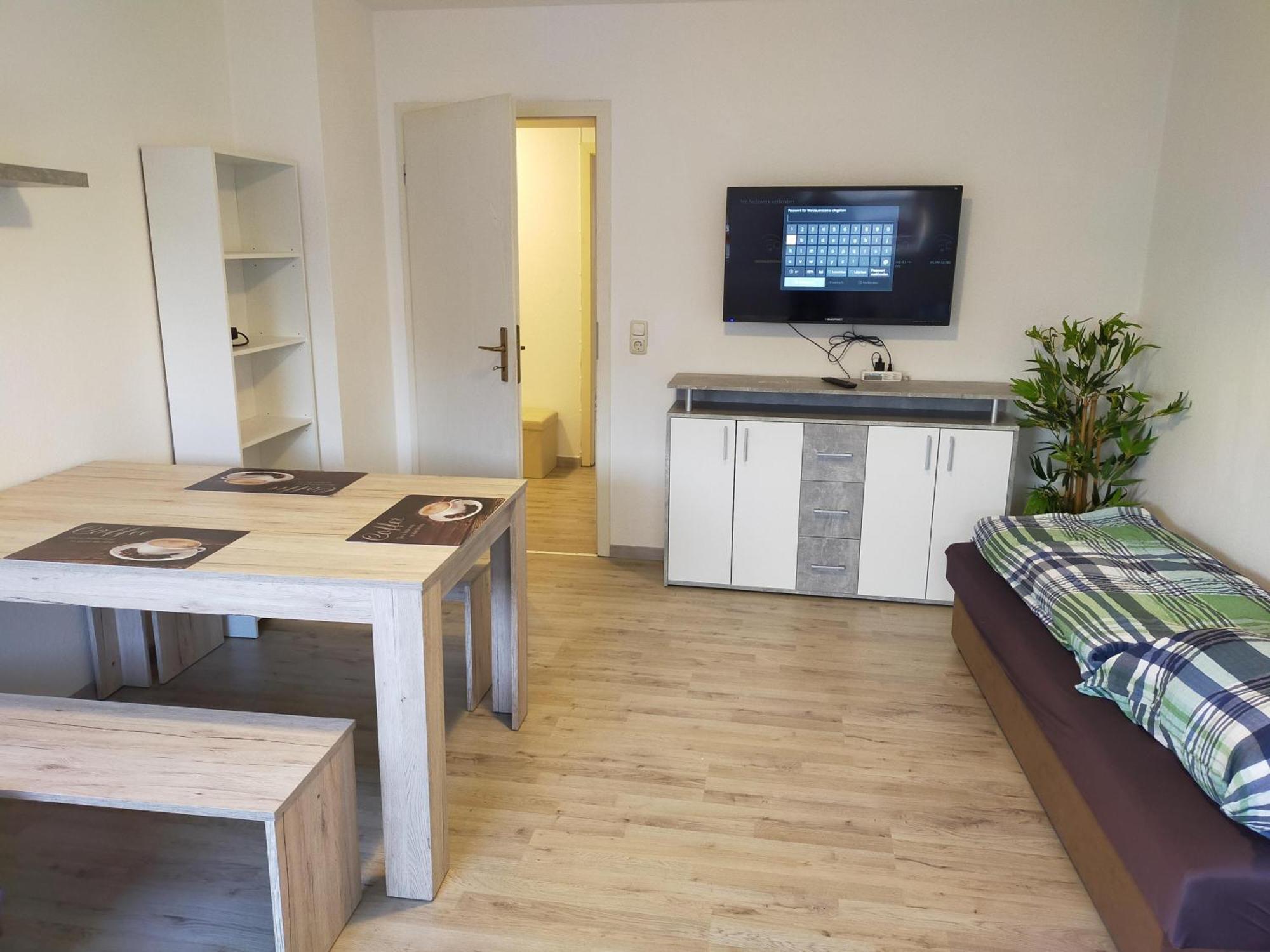 Flex Aparts - Grosse, Moeblierte Wohnung In Zwickau Mit 2 Zimmern Exteriör bild