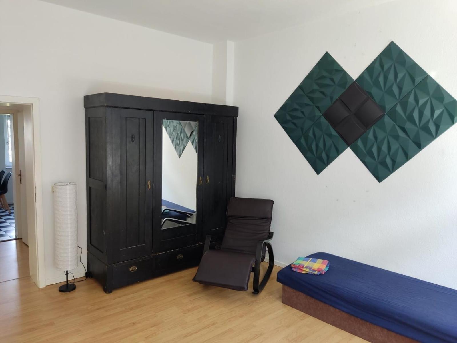 Flex Aparts - Grosse, Moeblierte Wohnung In Zwickau Mit 2 Zimmern Exteriör bild